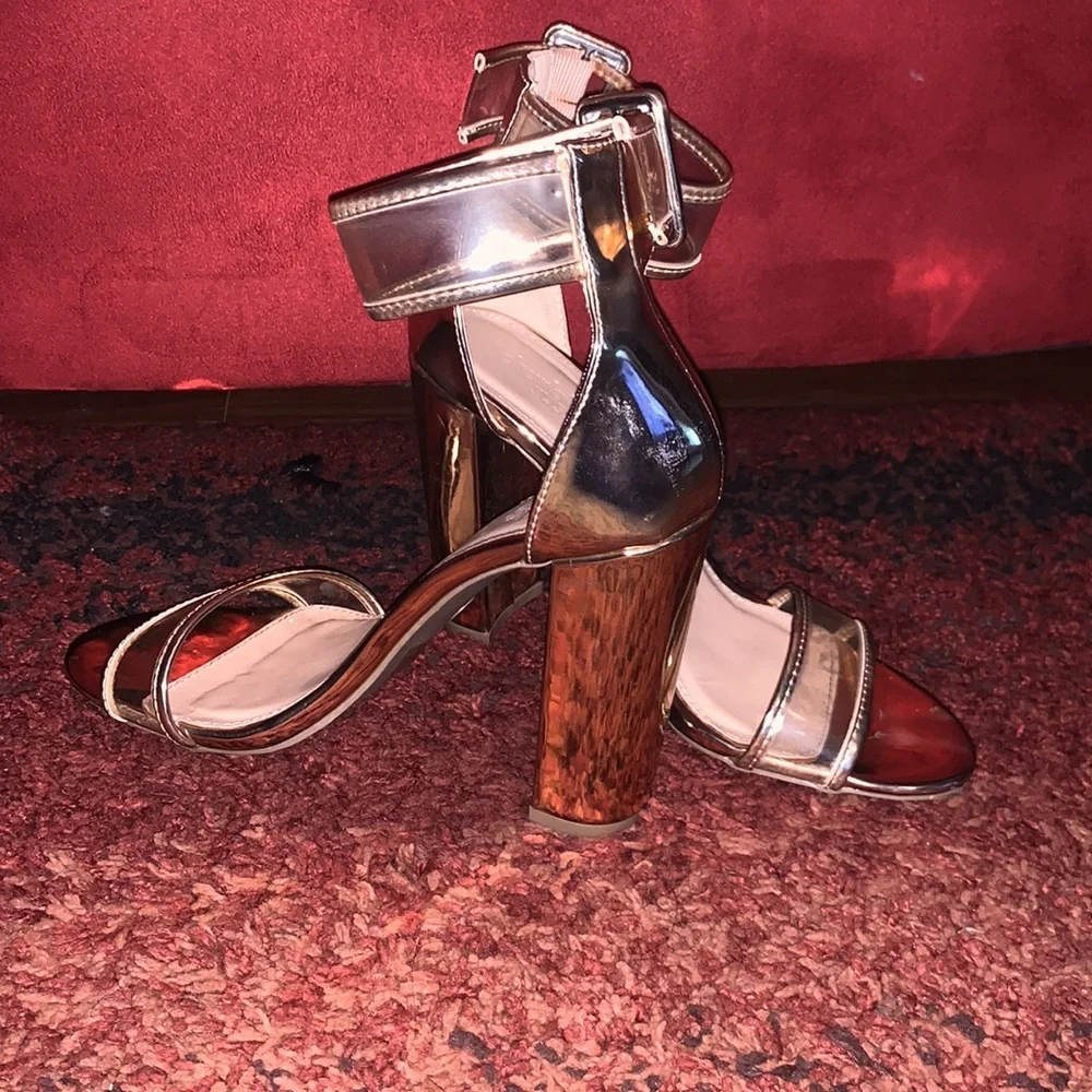 Light pink heels size 6 - Picture 2 of 3